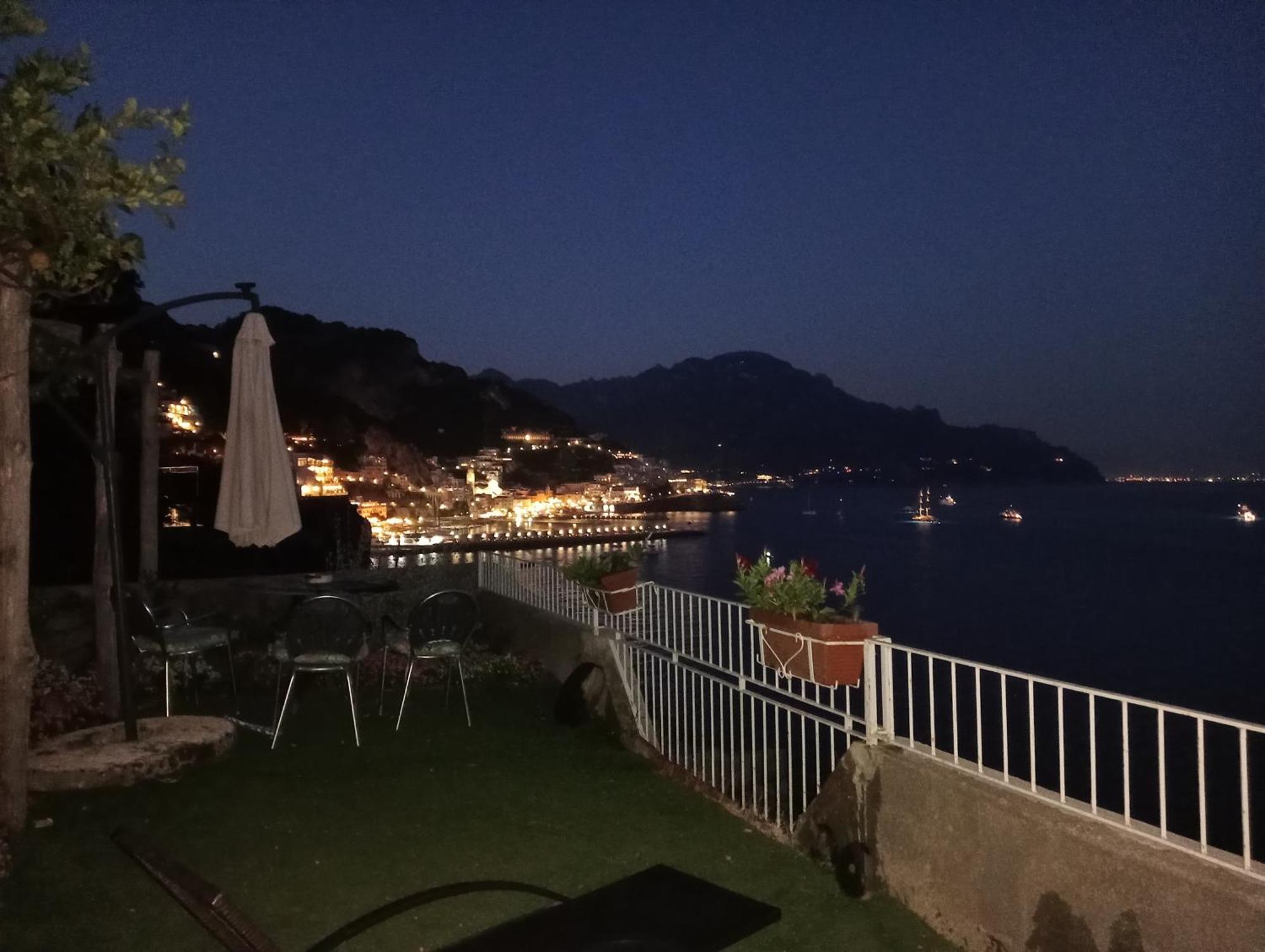 Appartamento Di Raphael Con Discesa Privata Al Mare Amalfi Luaran gambar