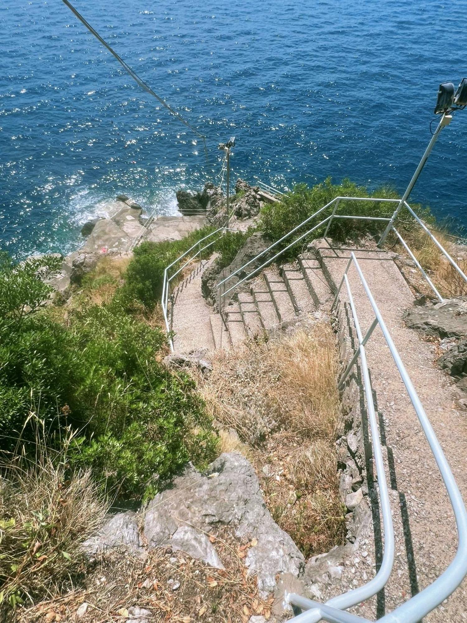 Appartamento Di Raphael Con Discesa Privata Al Mare Amalfi Luaran gambar